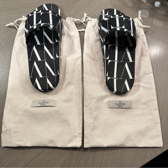 Valentino Garavani Slides - Picture 6 of 8